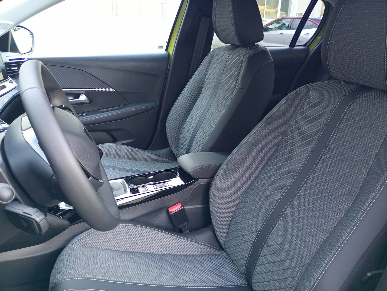 Peugeot 208 - Zdjęcie 8