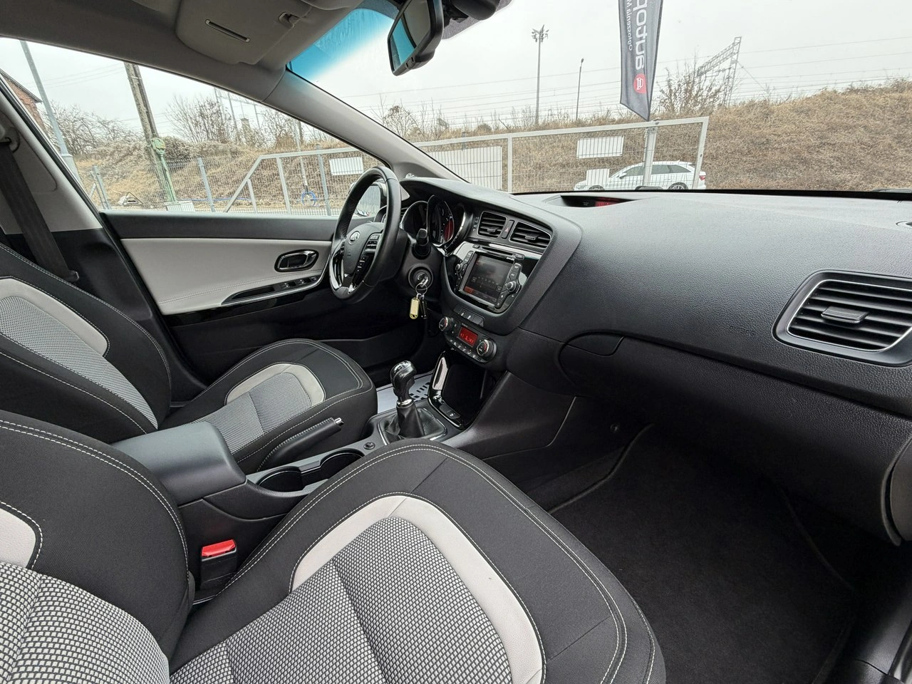 Kia Ceed - Zdjęcie 22