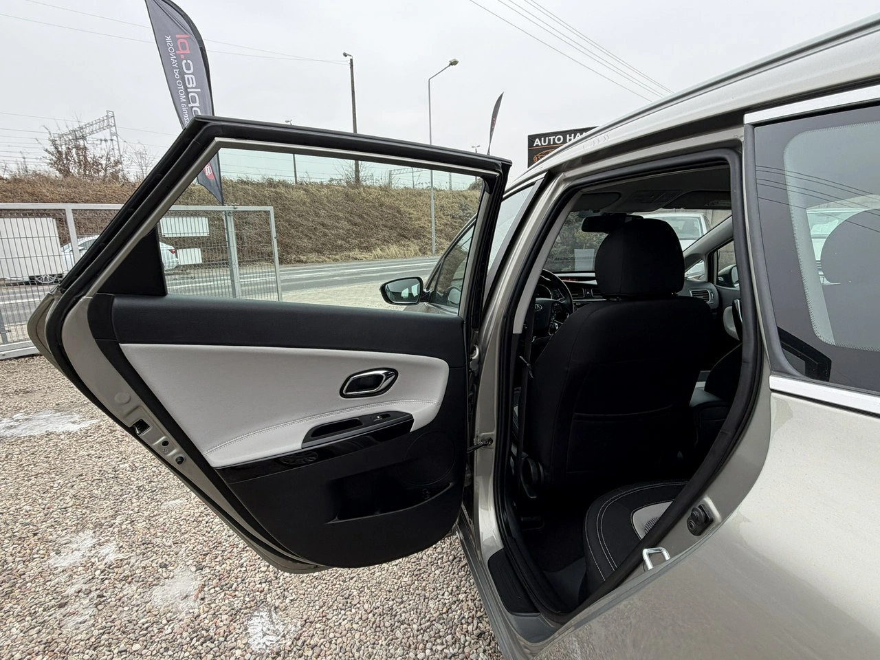 Kia Ceed - Zdjęcie 23