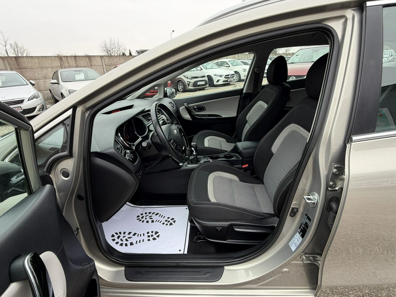 Kia Ceed - Zdjęcie 6