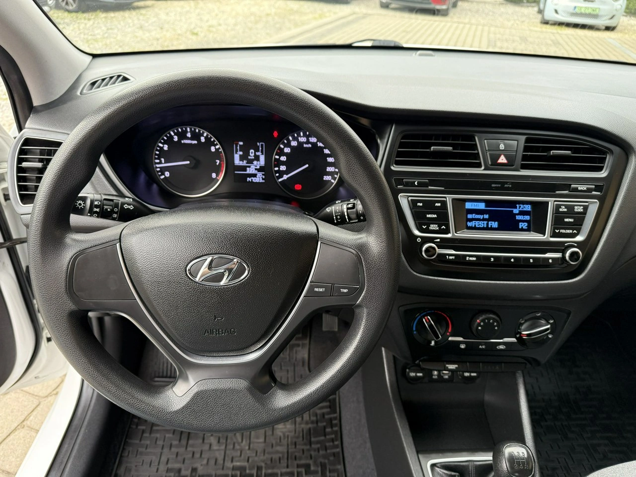 Hyundai i20 - Zdjęcie 14