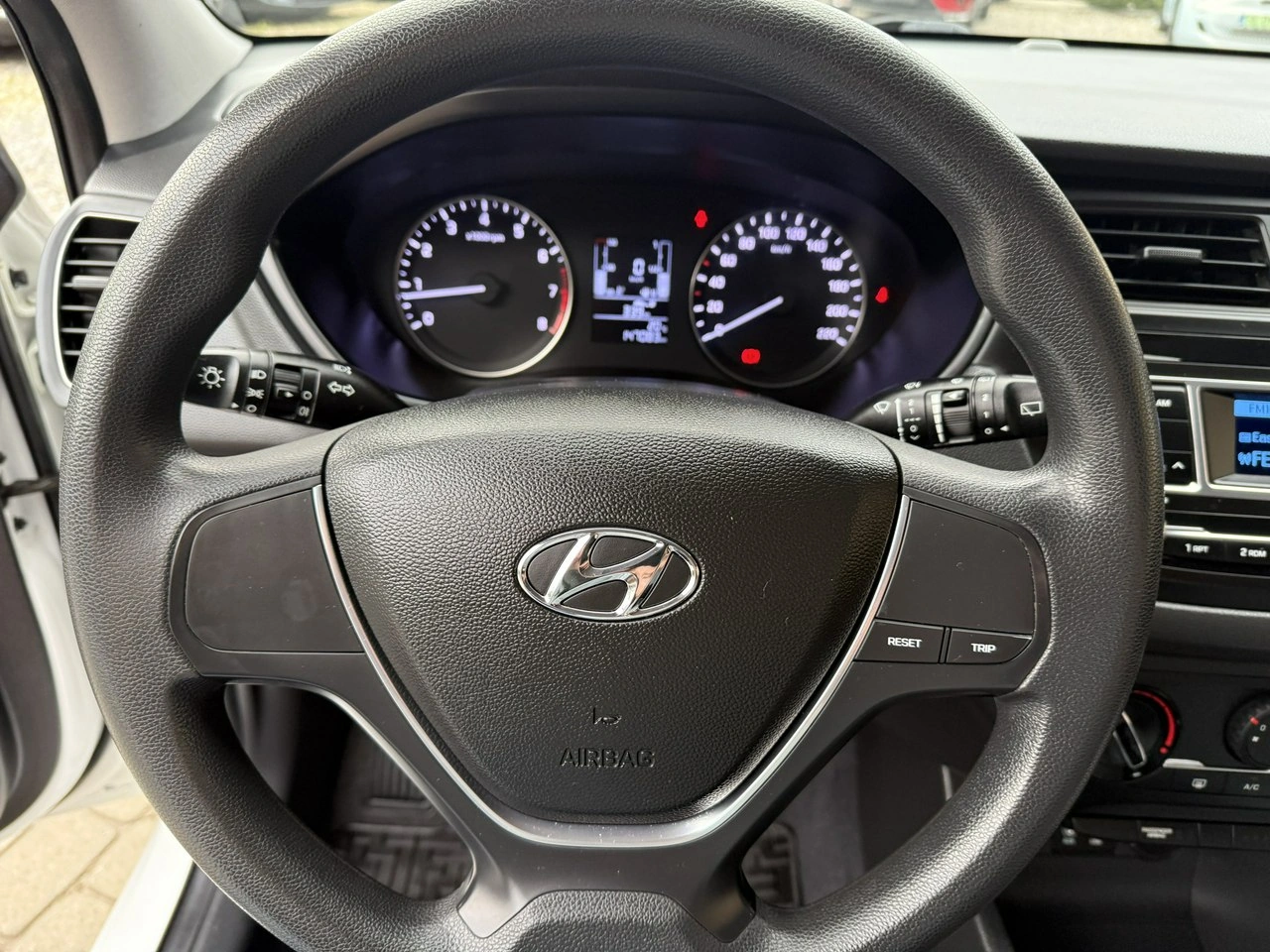 Hyundai i20 - Zdjęcie 15