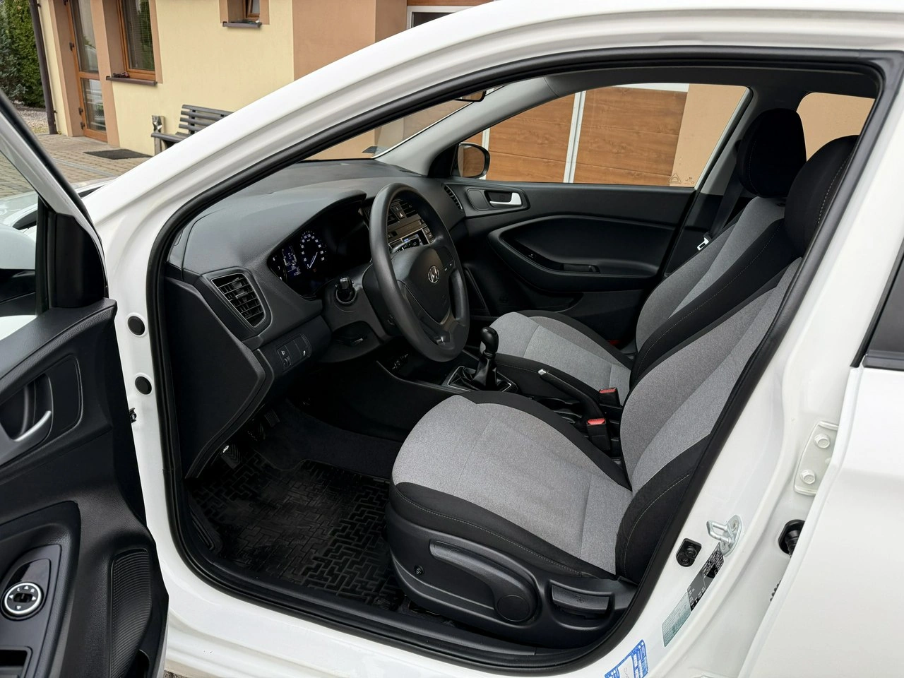 Hyundai i20 - Zdjęcie 18