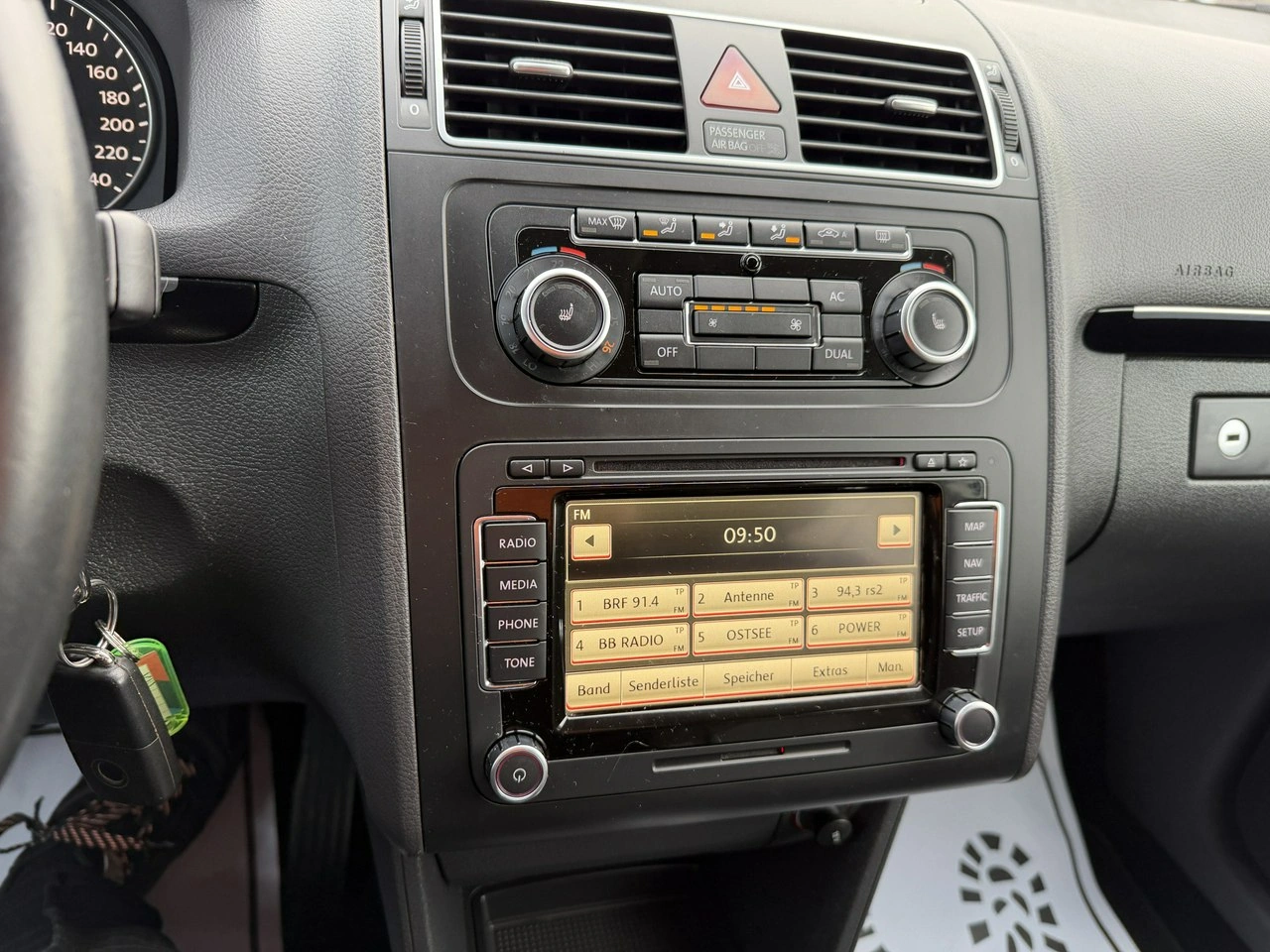 Volkswagen Touran - Zdjęcie 12