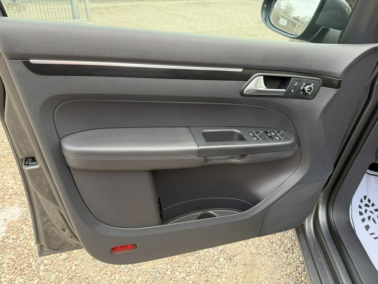 Volkswagen Touran - Zdjęcie 25