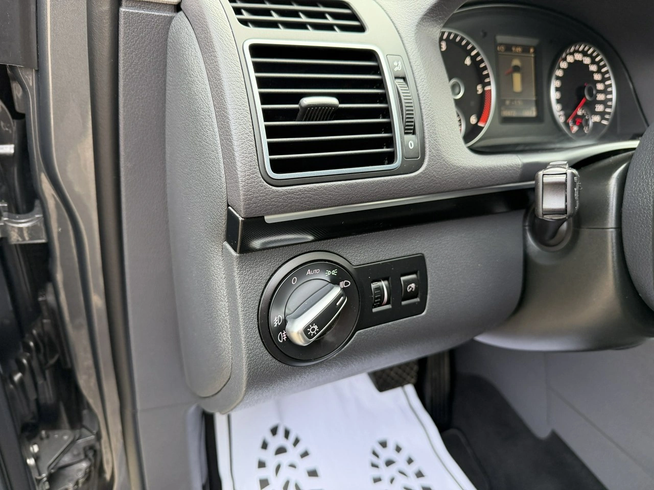 Volkswagen Touran - Zdjęcie 26