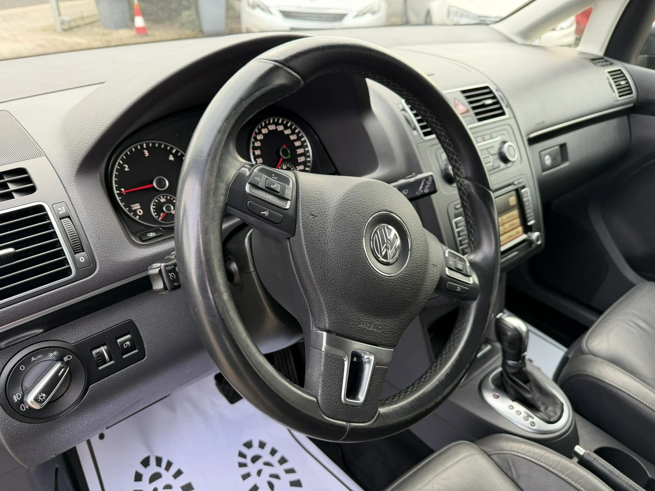 Volkswagen Touran - Zdjęcie 27