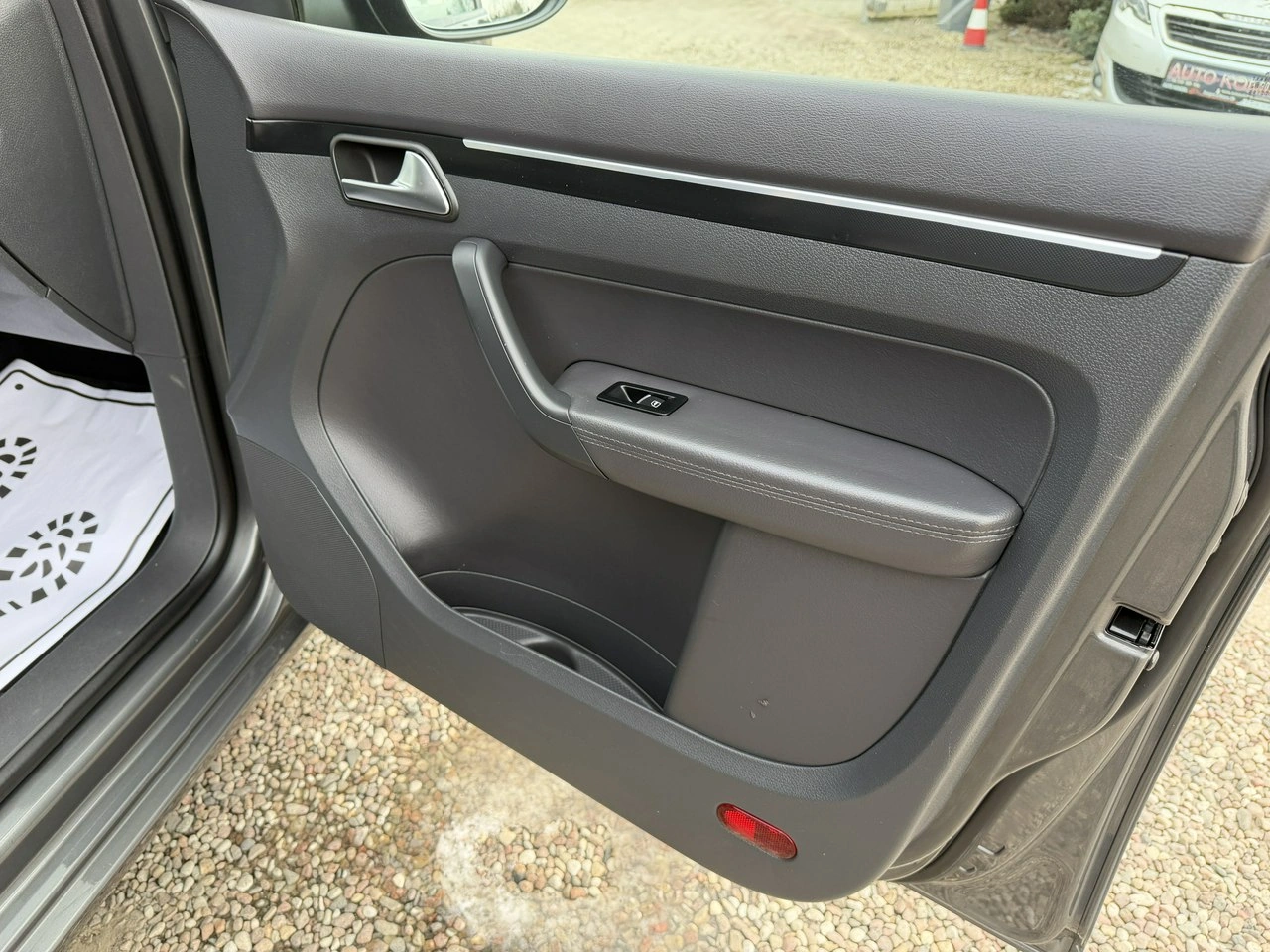 Volkswagen Touran - Zdjęcie 34