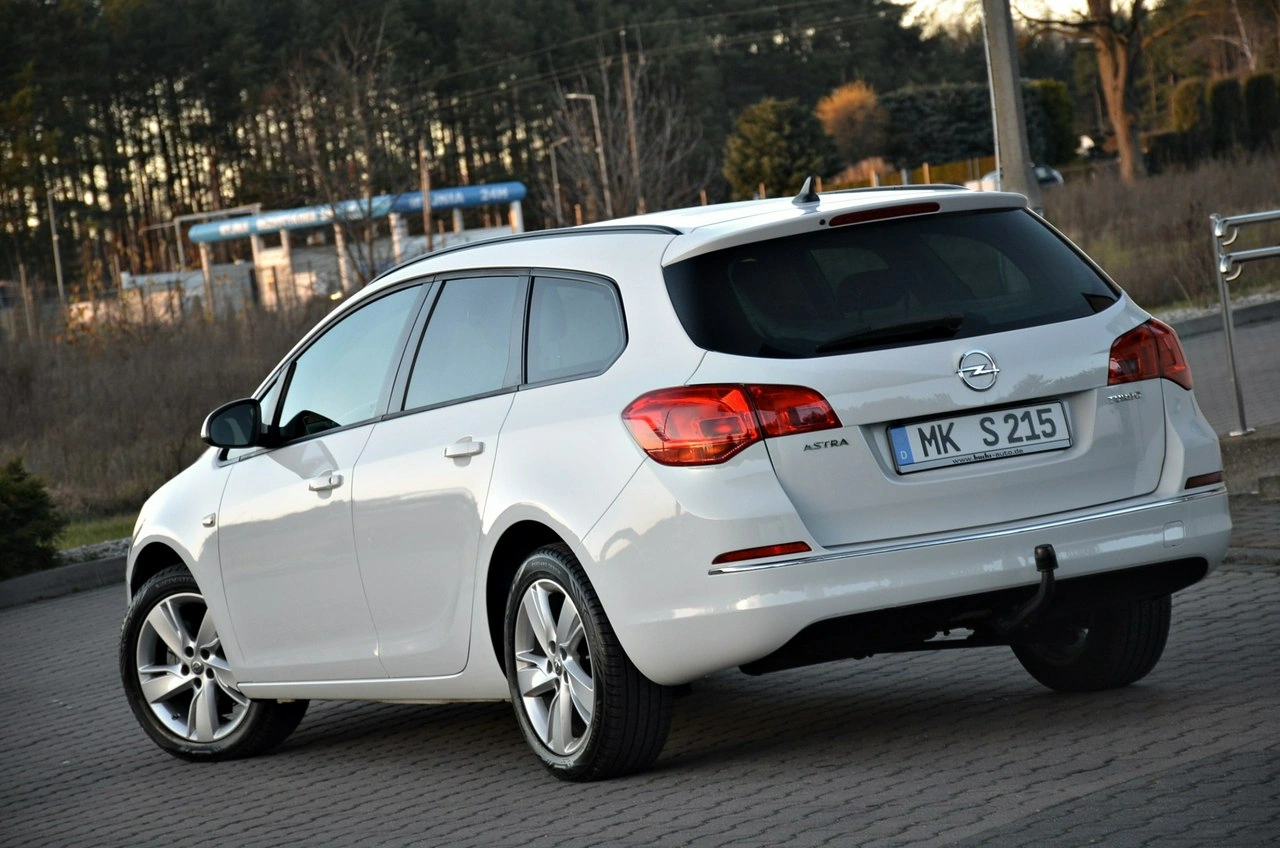 Opel Astra - Zdjęcie 11