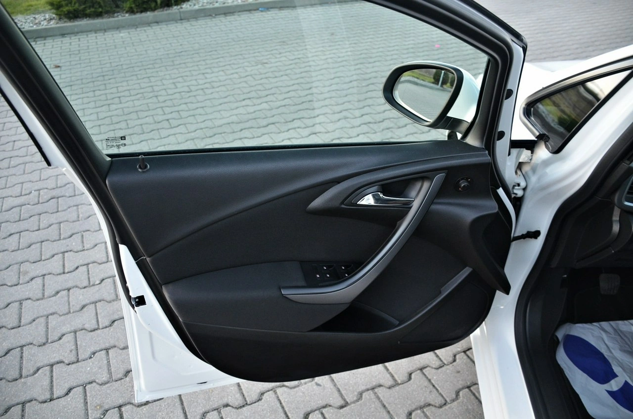 Opel Astra - Zdjęcie 14