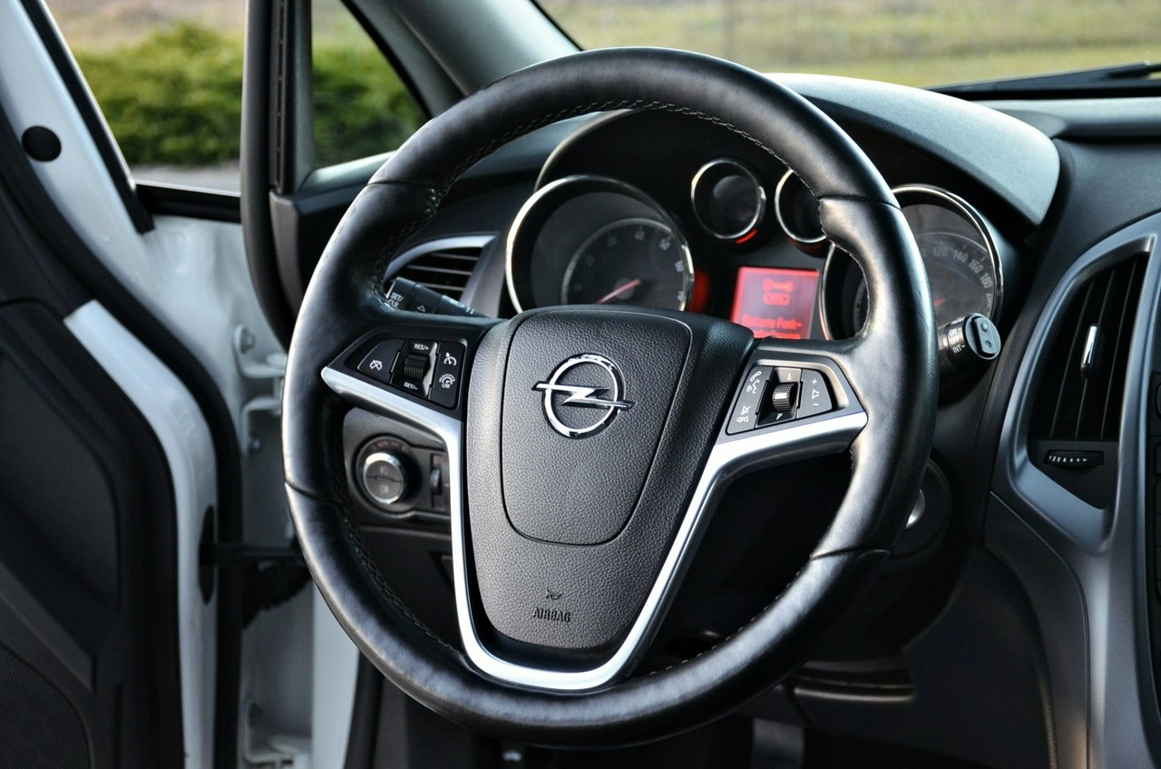 Opel Astra - Zdjęcie 18