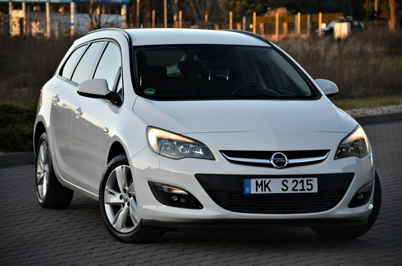 Opel Astra - Główne zdjęcie