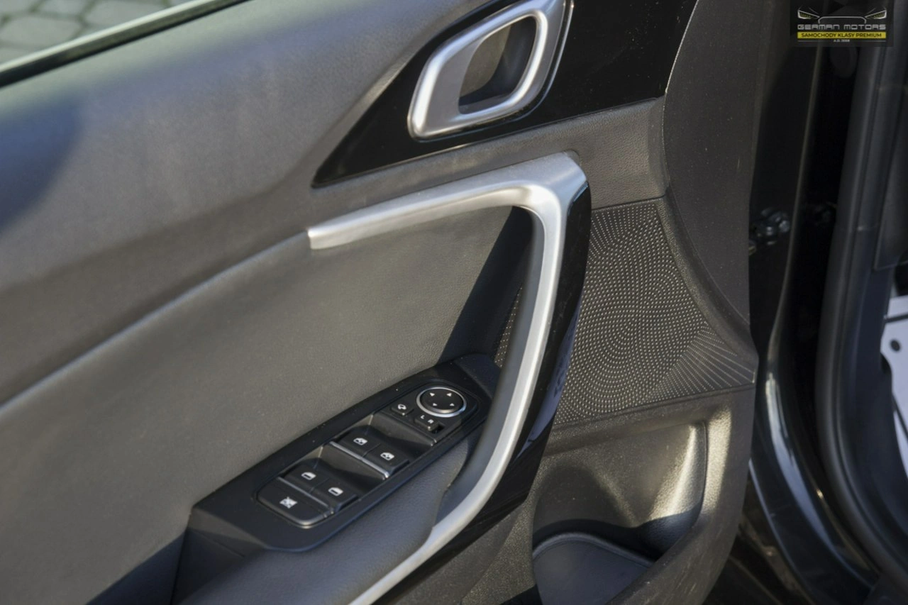 Kia Ceed - Zdjęcie 21