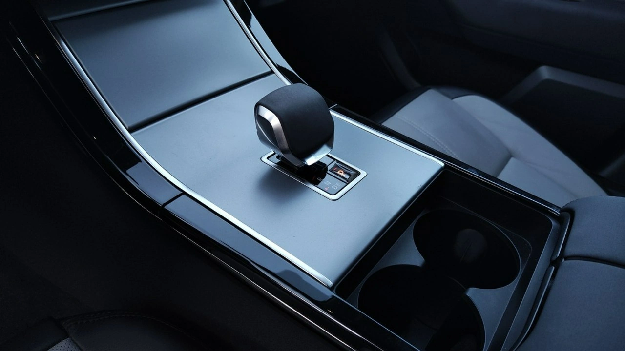 Land Rover Range Rover Velar - Zdjęcie 12