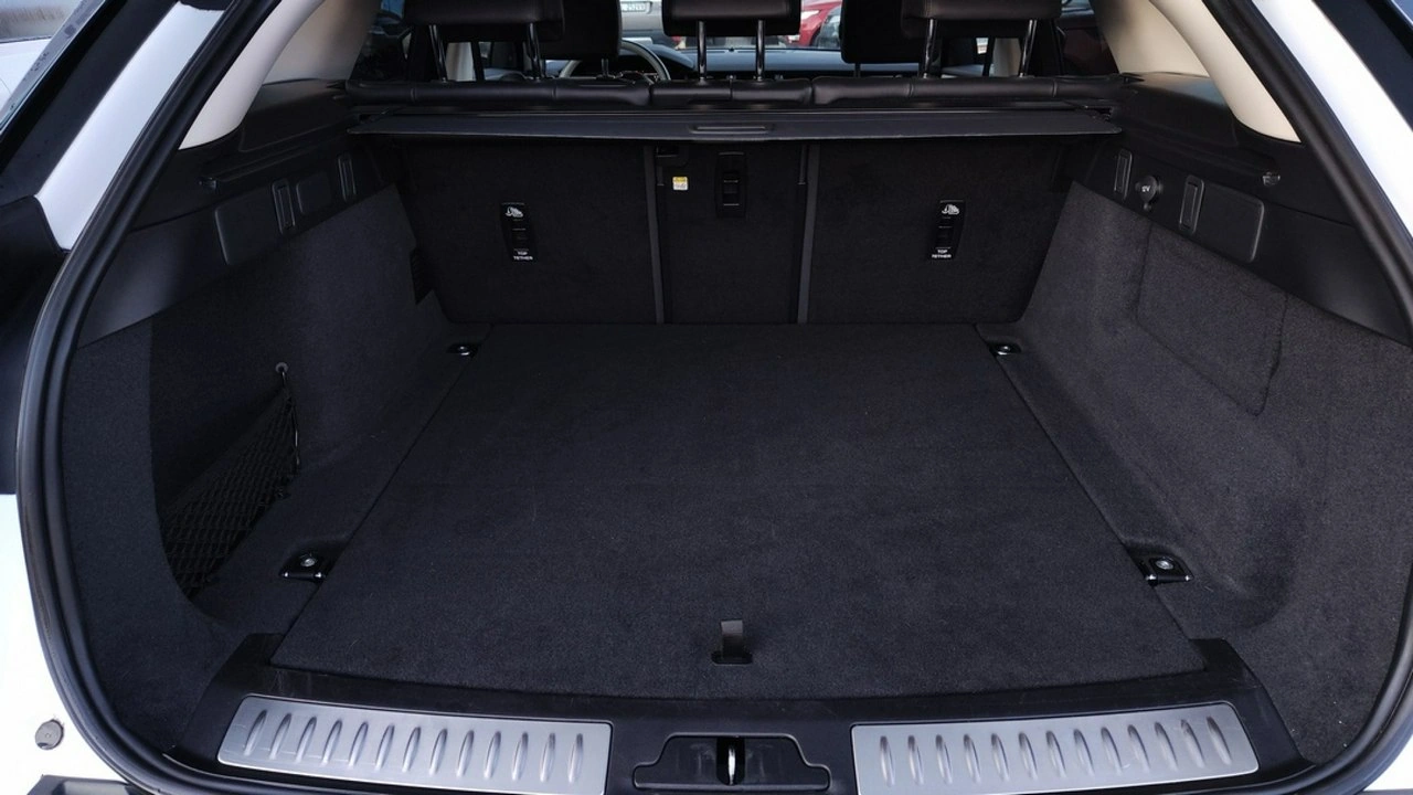 Land Rover Range Rover Velar - Zdjęcie 17