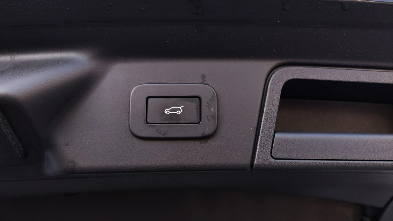 Land Rover Range Rover Velar - Zdjęcie 18