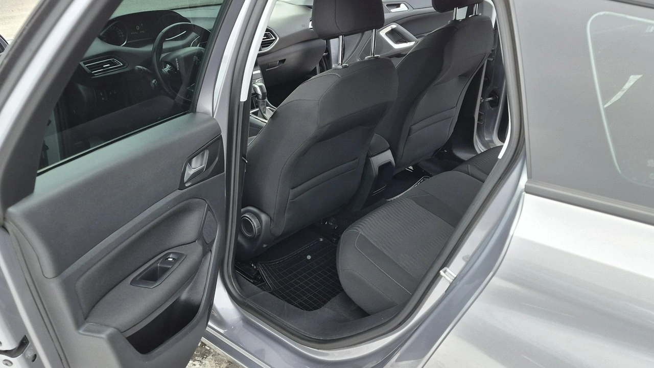 Peugeot 308 - Zdjęcie 8