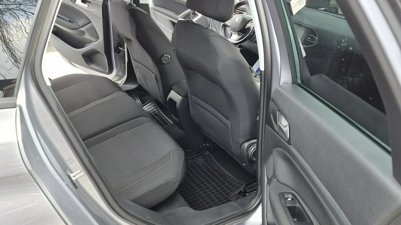 Peugeot 308 - Zdjęcie 9