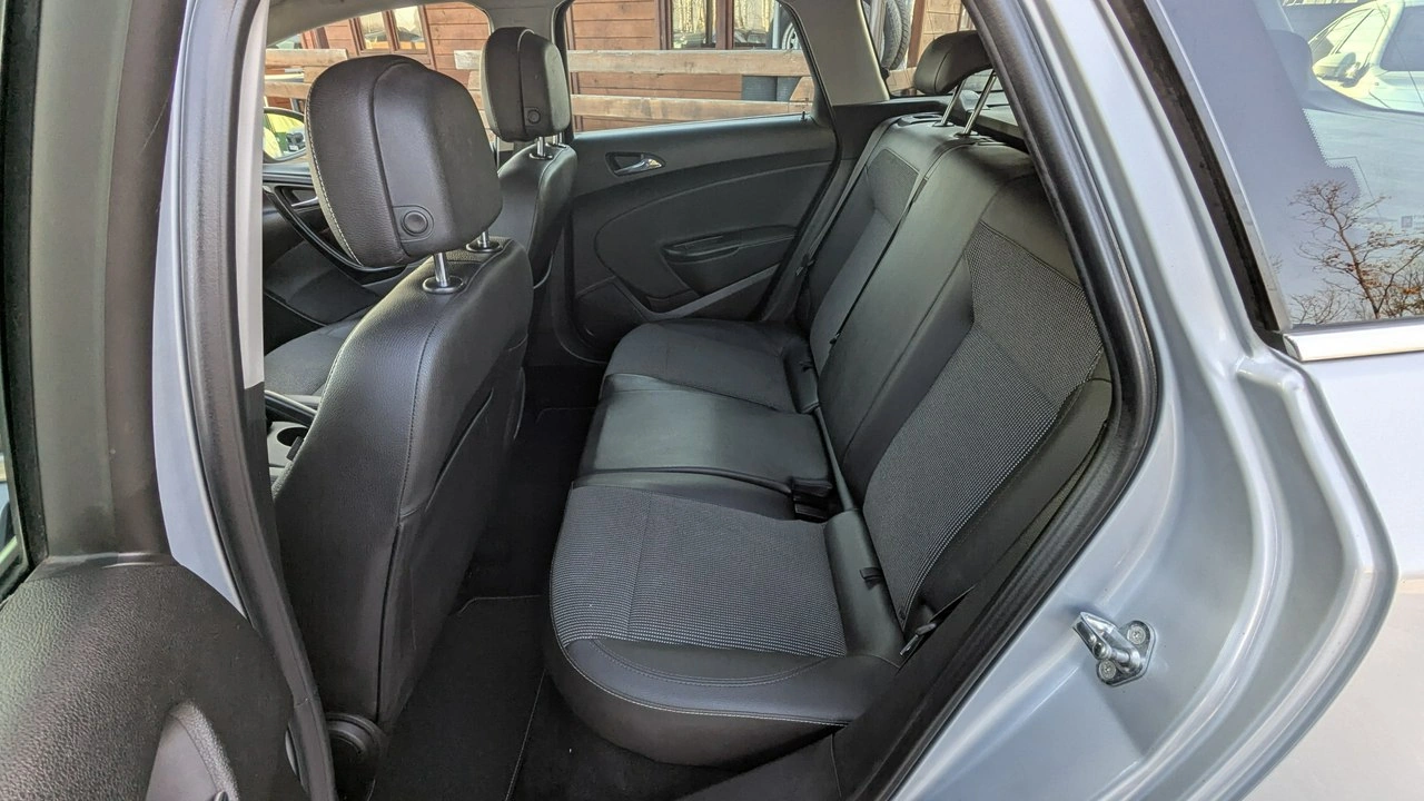 Opel Astra - Zdjęcie 12