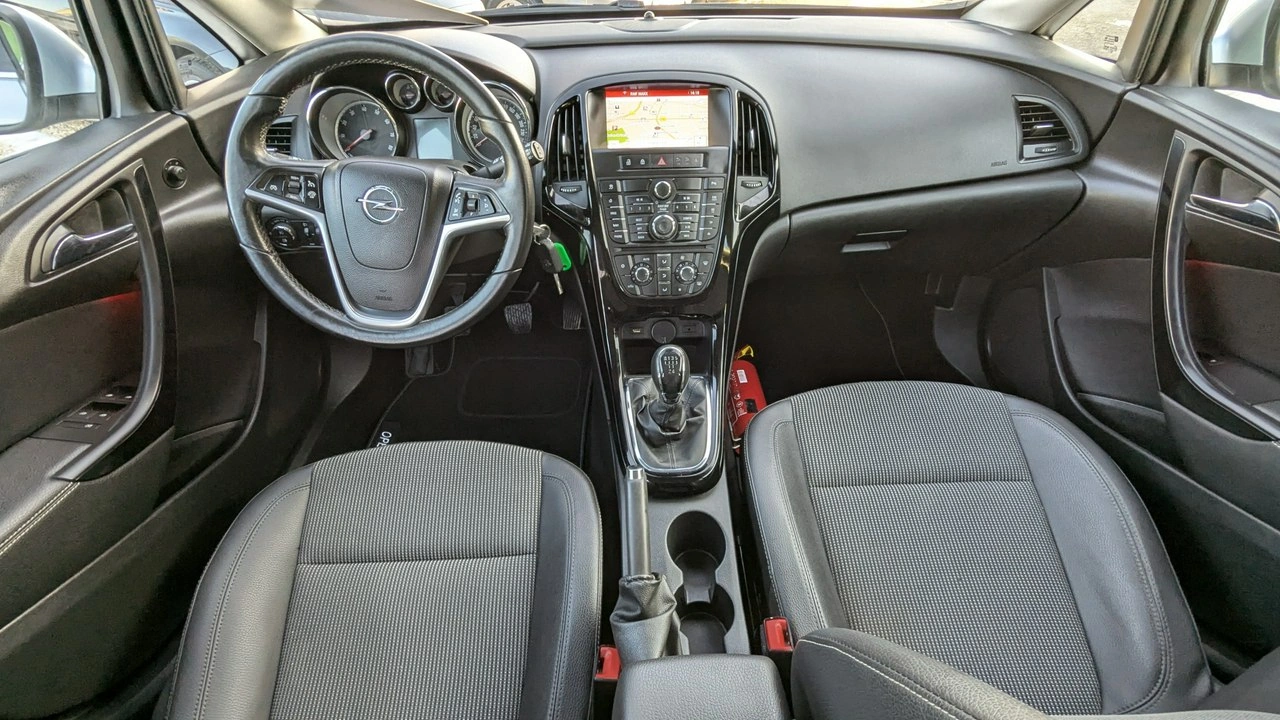 Opel Astra - Zdjęcie 16