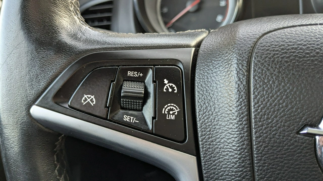 Opel Astra - Zdjęcie 24