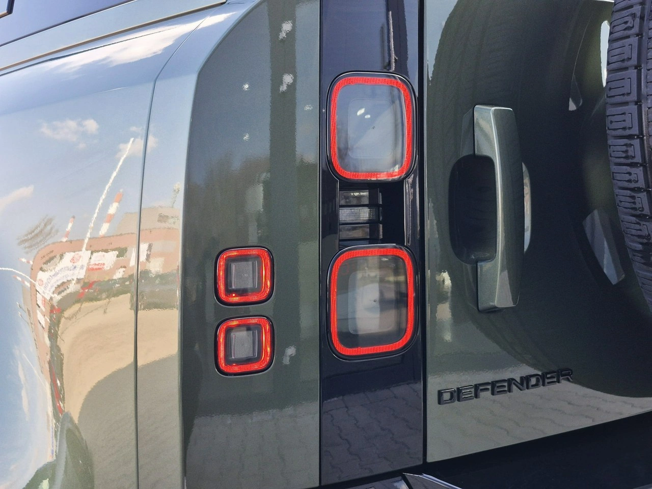 Land Rover Defender - Zdjęcie 13