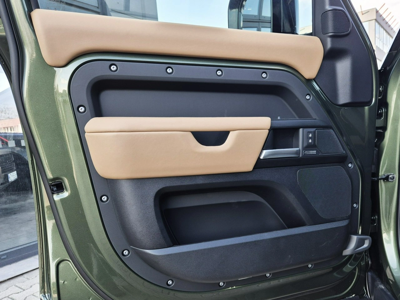 Land Rover Defender - Zdjęcie 18