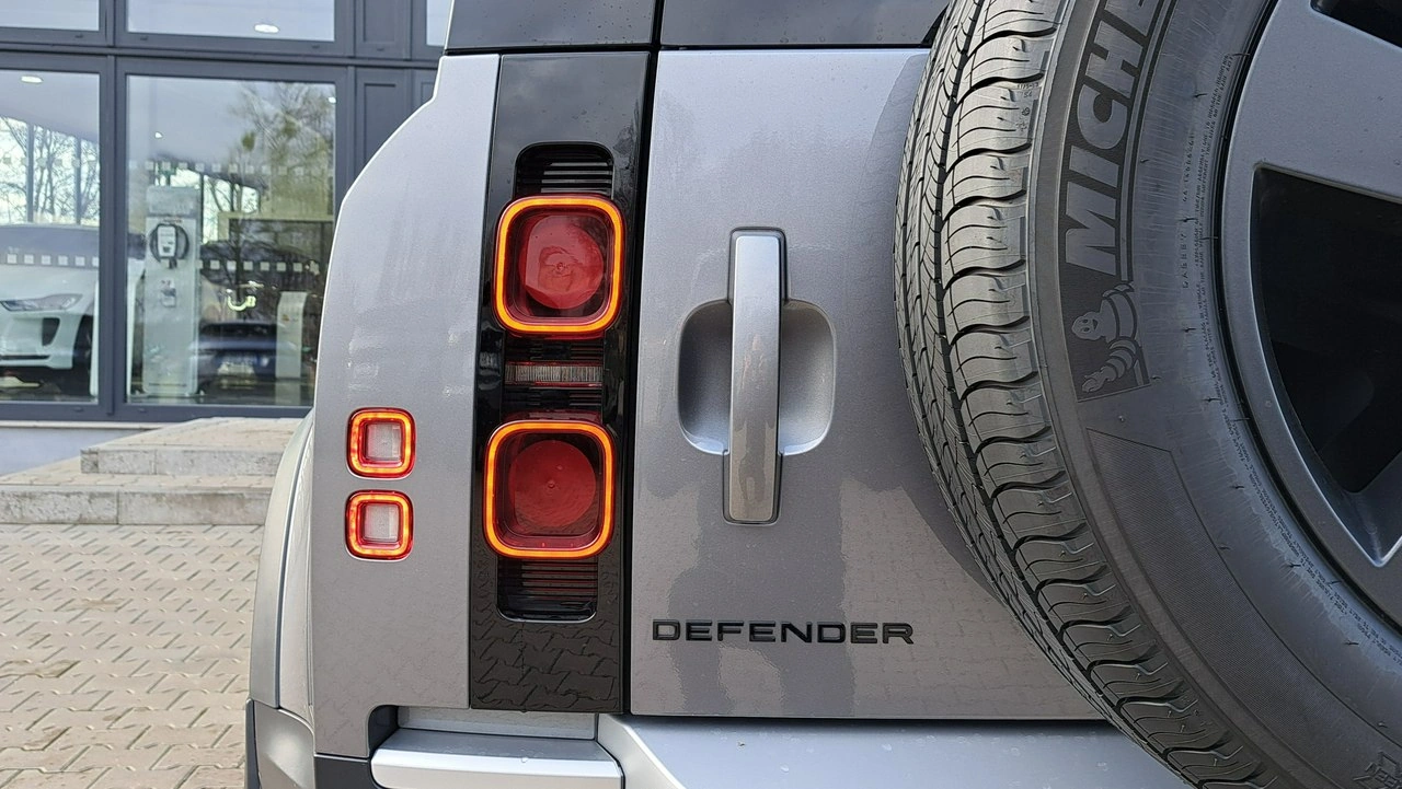 Land Rover Defender - Zdjęcie 9
