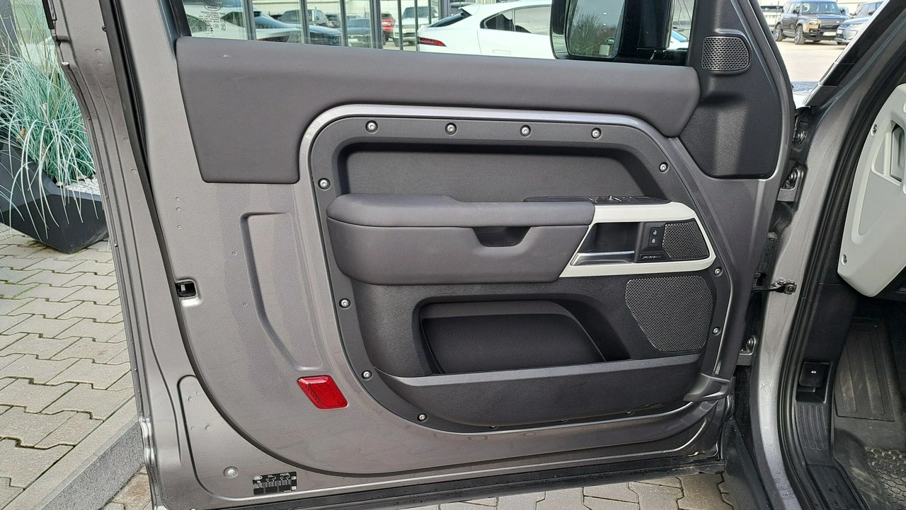 Land Rover Defender - Zdjęcie 13
