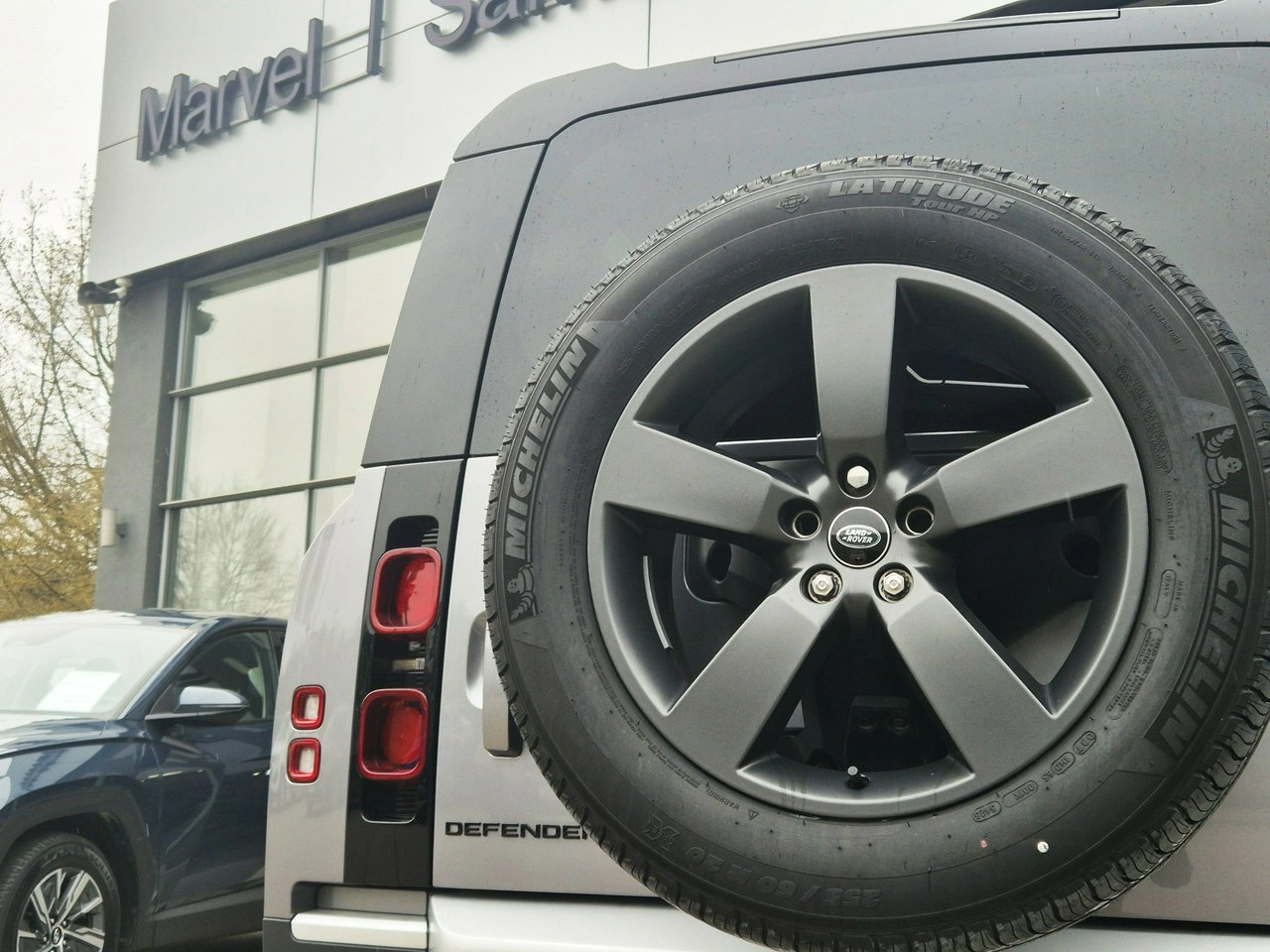 Land Rover Defender - Zdjęcie 14