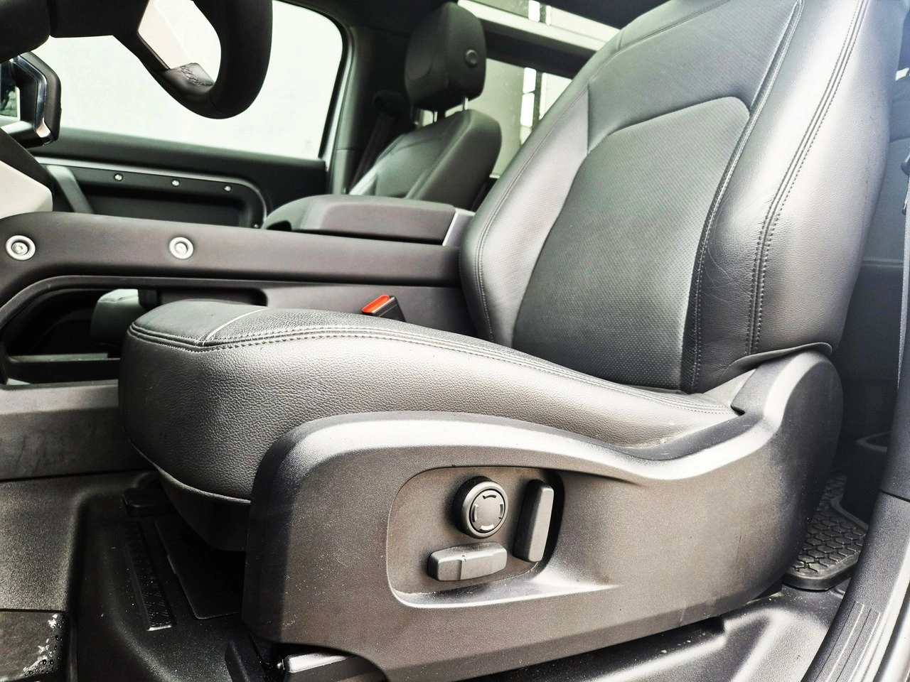 Land Rover Defender - Zdjęcie 19