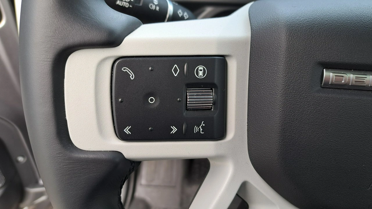 Land Rover Defender - Zdjęcie 23