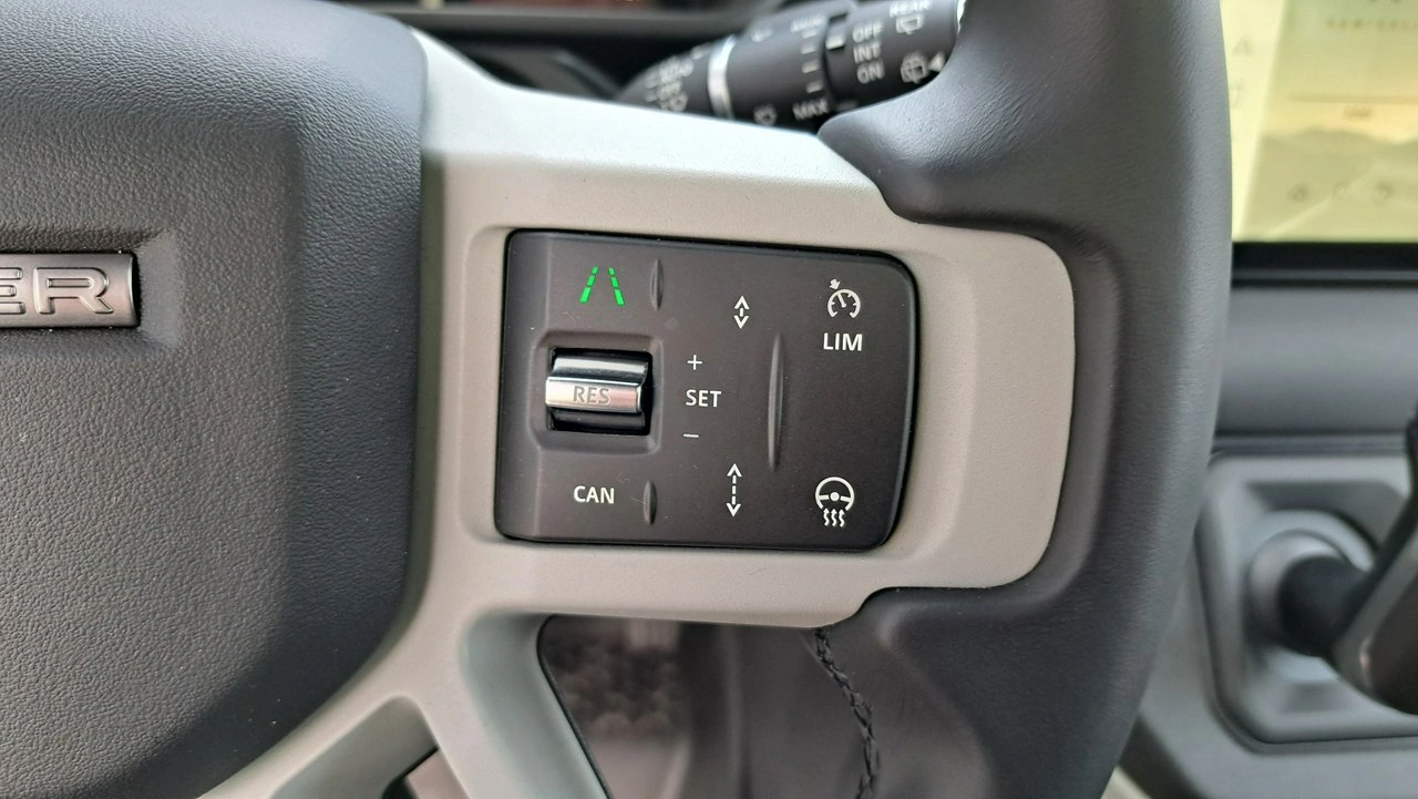 Land Rover Defender - Zdjęcie 24