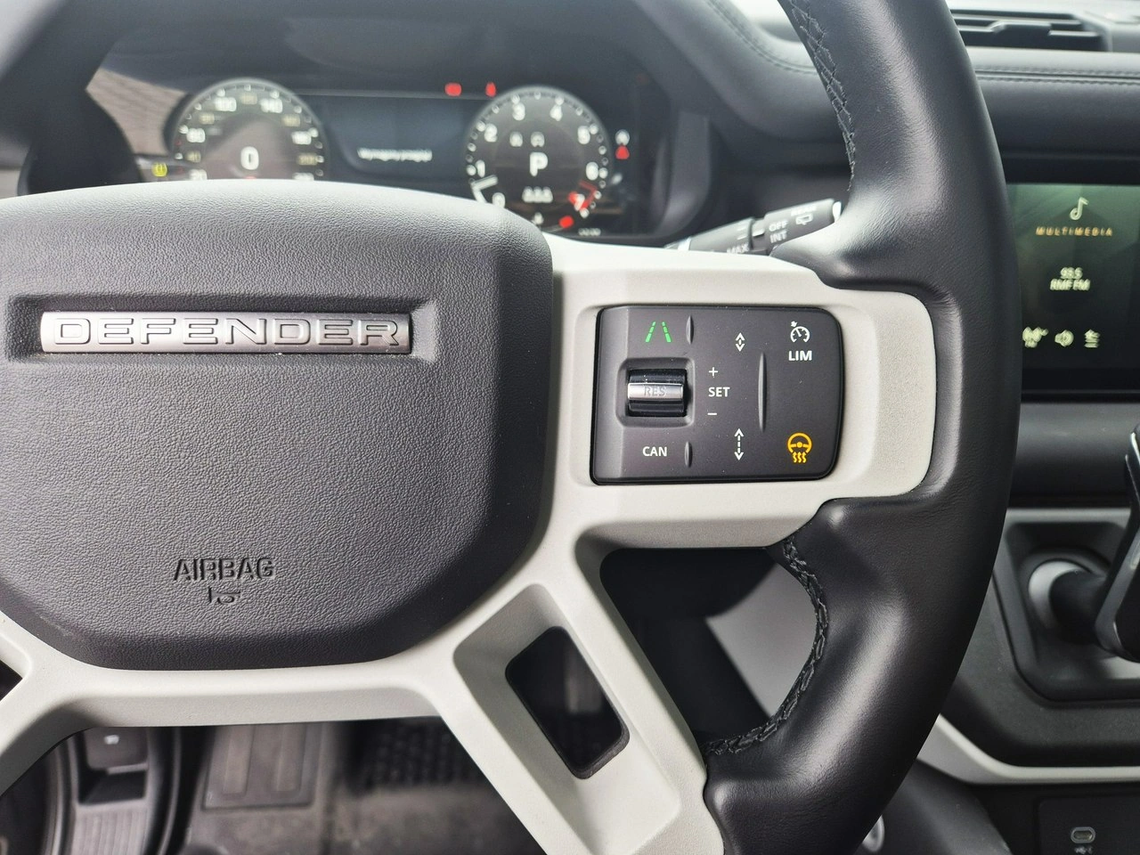 Land Rover Defender - Zdjęcie 25