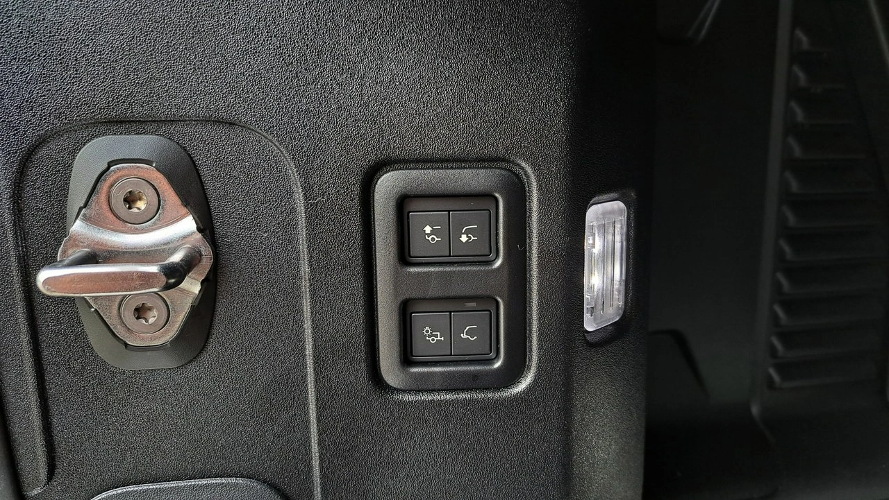 Land Rover Defender - Zdjęcie 35