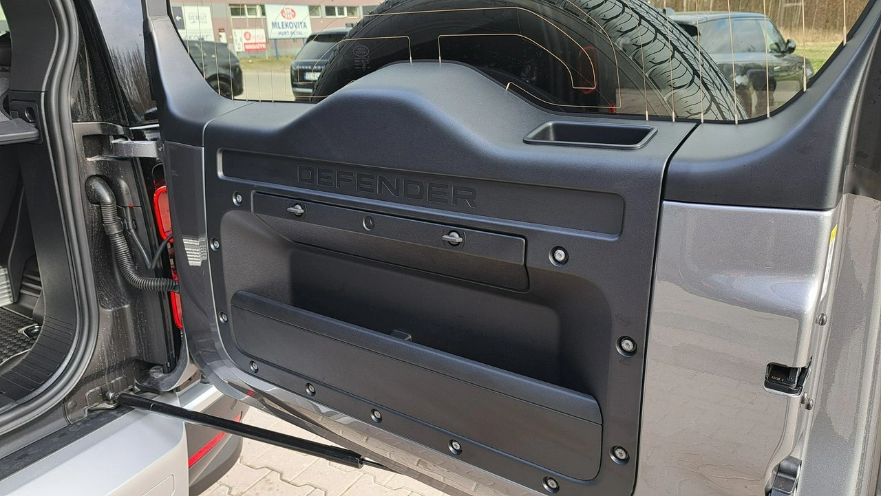 Land Rover Defender - Zdjęcie 36