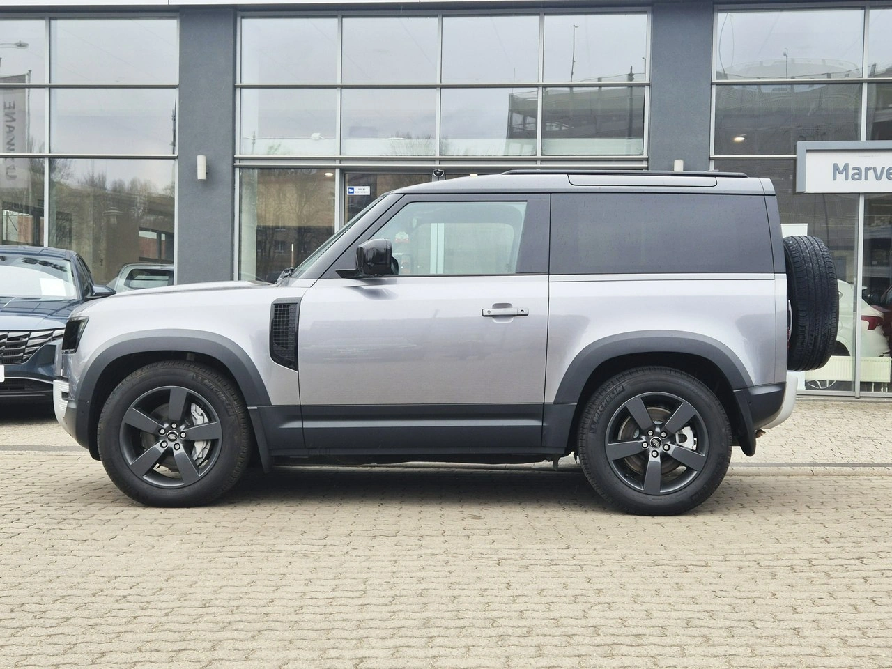 Land Rover Defender - Zdjęcie 4