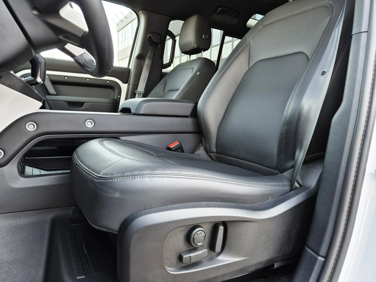 Land Rover Defender - Zdjęcie 14