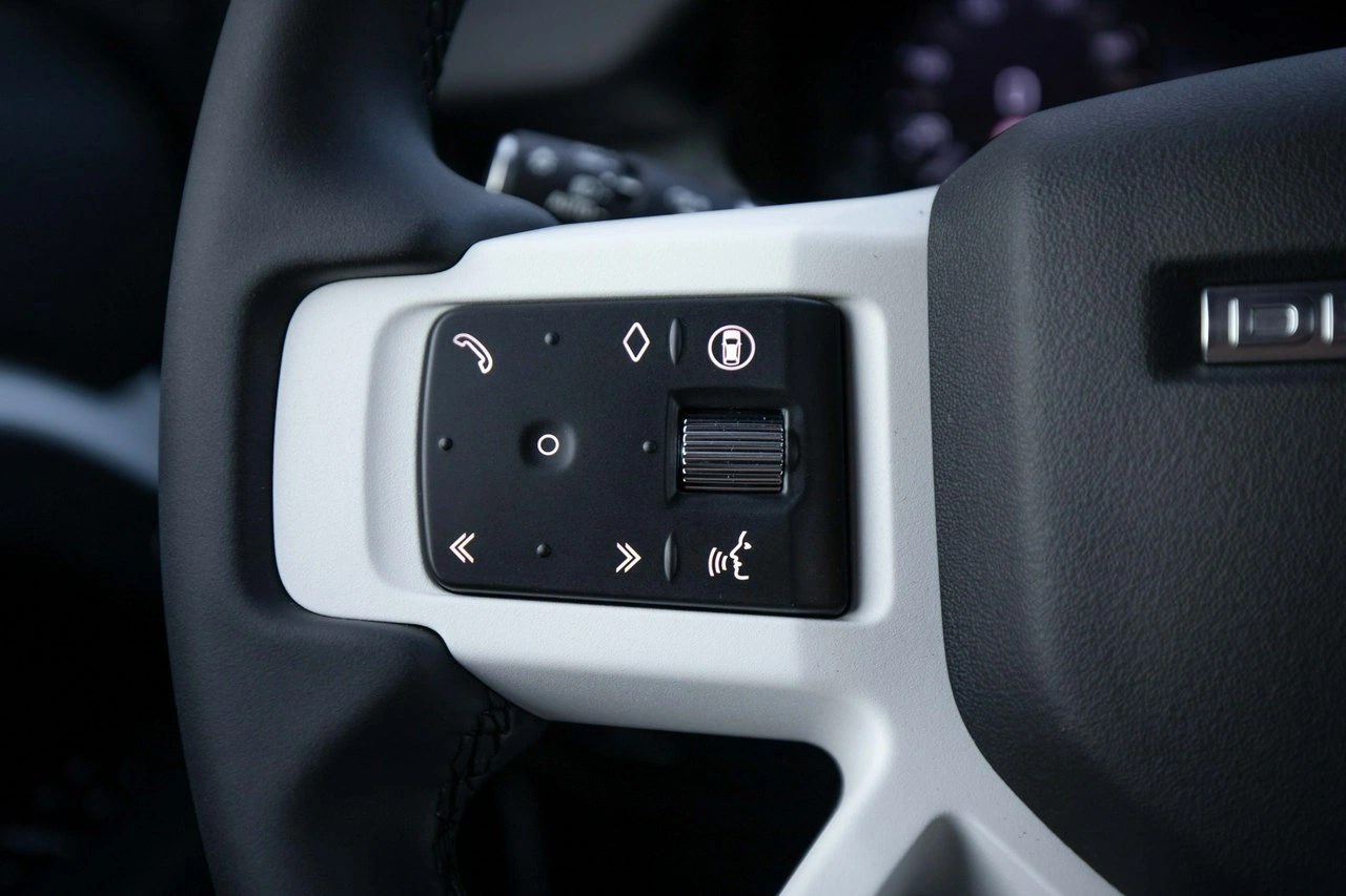 Land Rover Defender - Zdjęcie 17