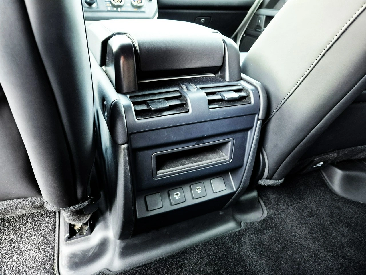 Land Rover Defender - Zdjęcie 23