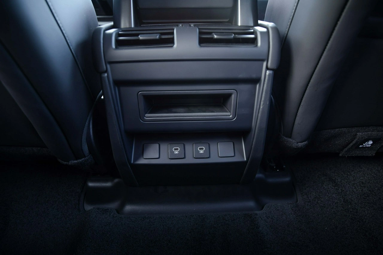 Land Rover Defender - Zdjęcie 26