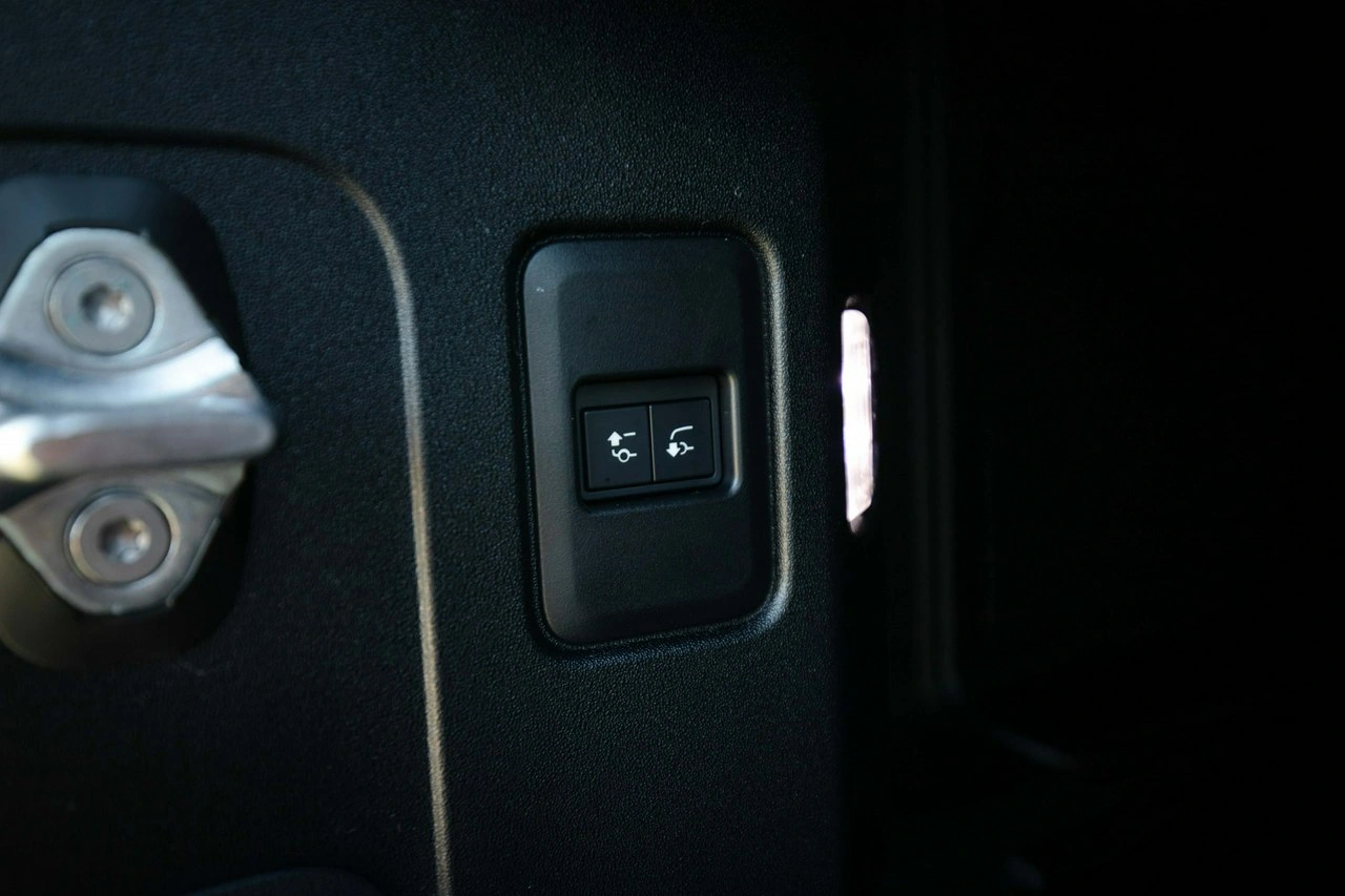 Land Rover Defender - Zdjęcie 31