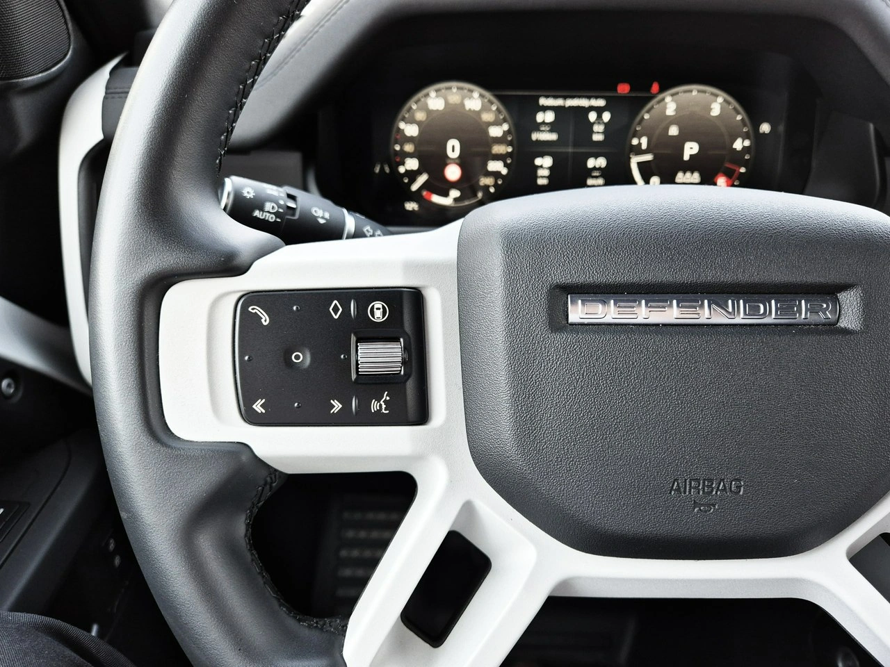 Land Rover Defender - Zdjęcie 37