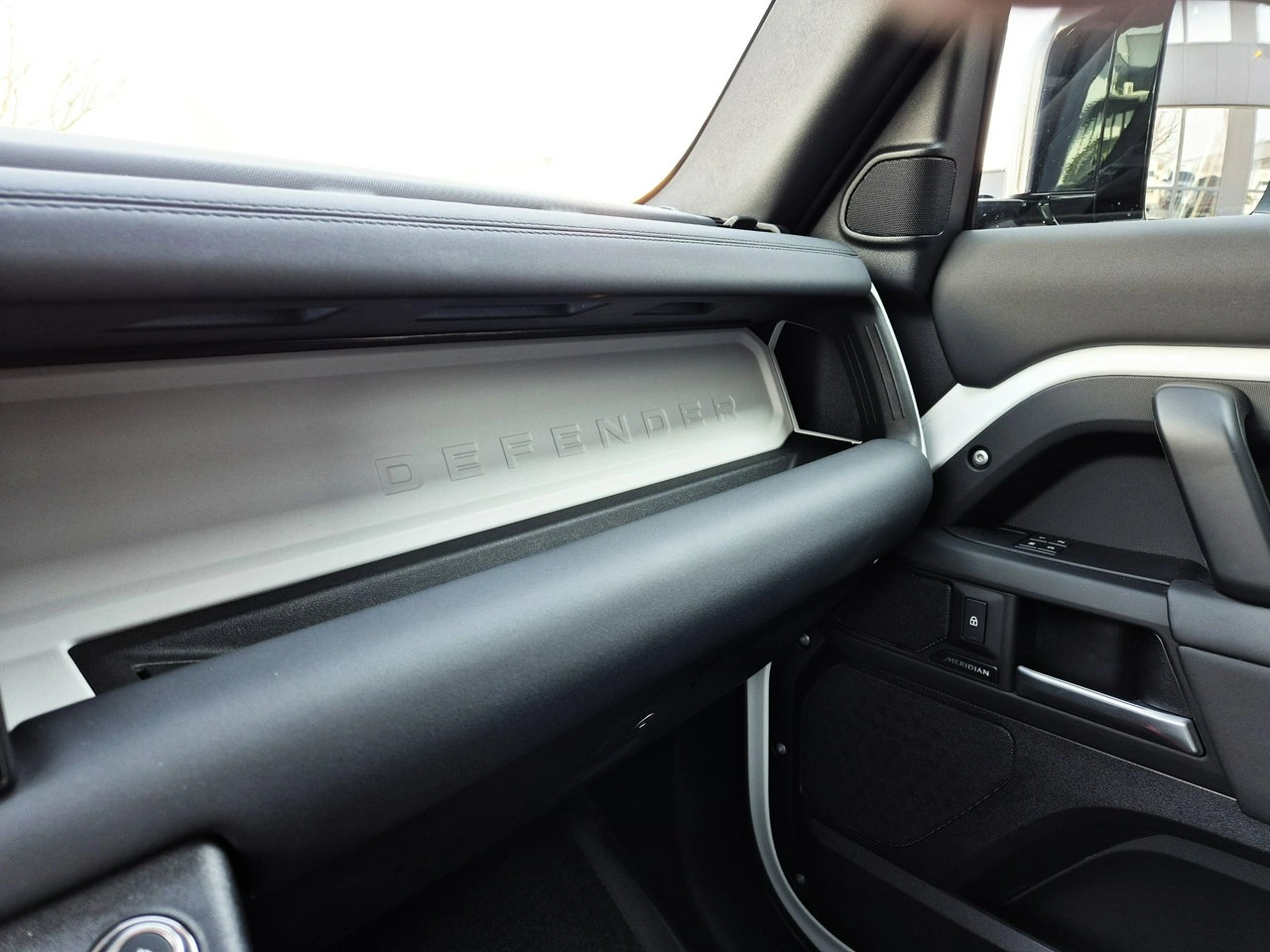 Land Rover Defender - Zdjęcie 43