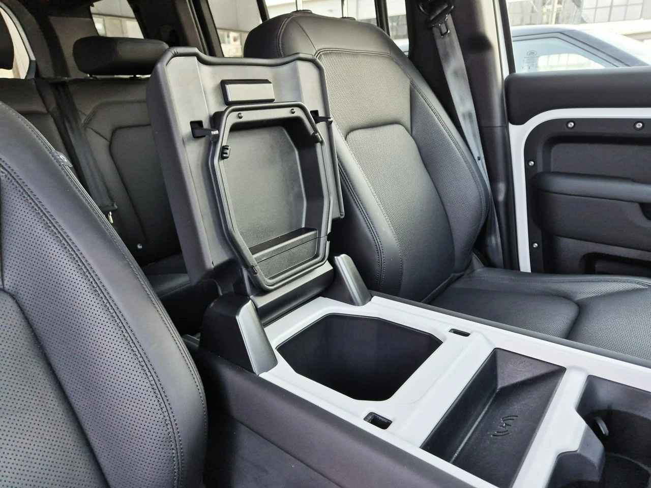 Land Rover Defender - Zdjęcie 48