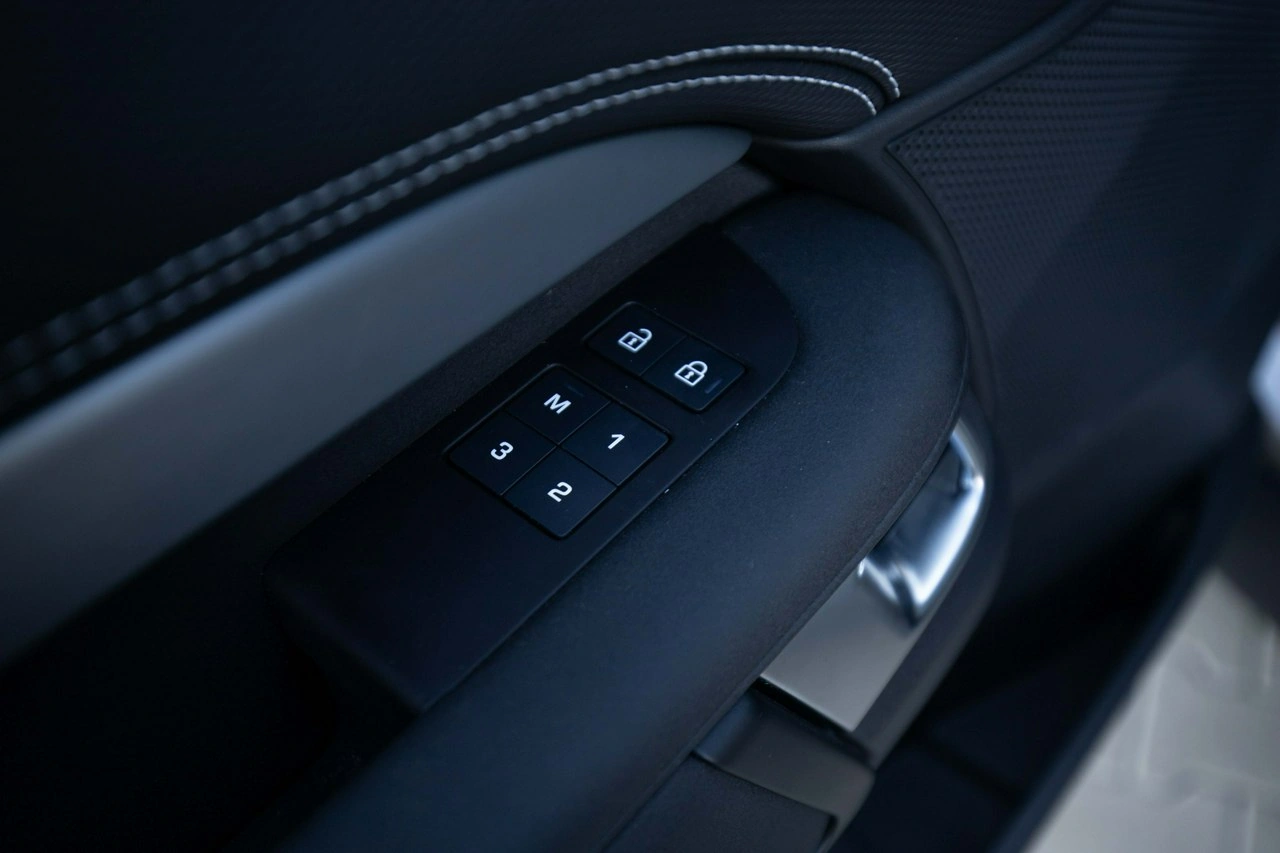 Land Rover Discovery - Zdjęcie 12