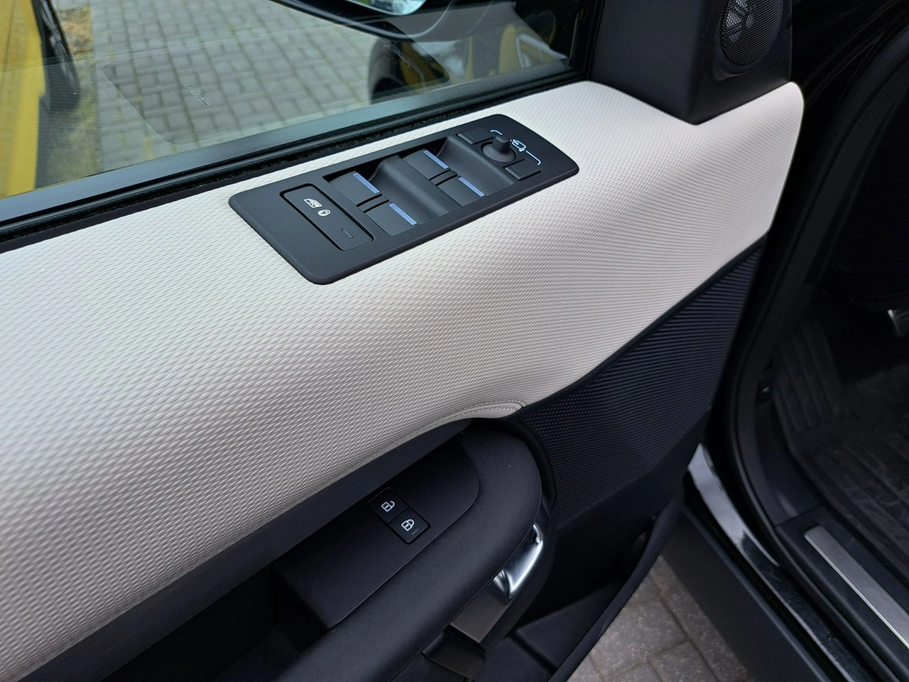 Land Rover Discovery - Zdjęcie 12