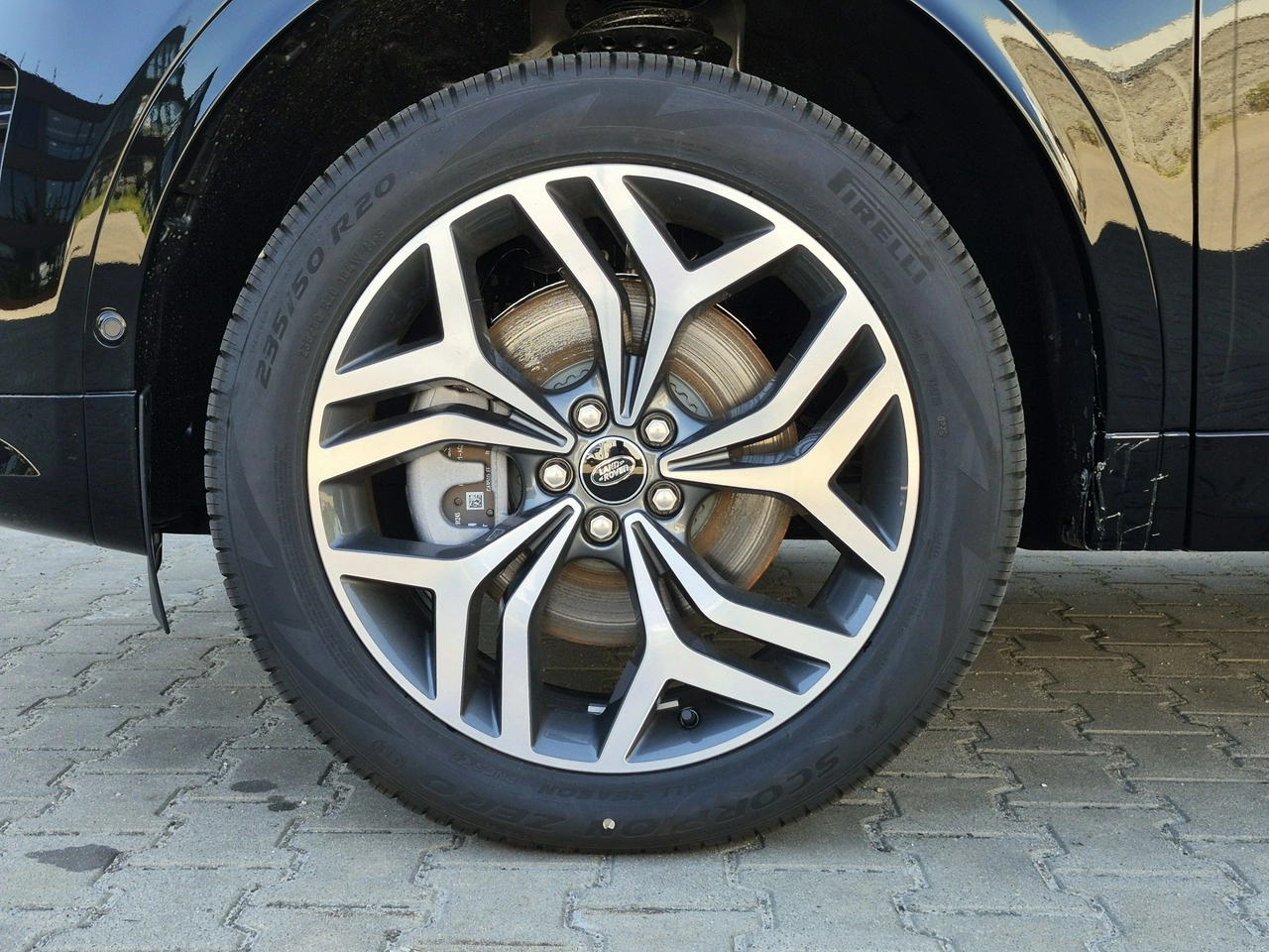 Land Rover Discovery Sport - Zdjęcie 8