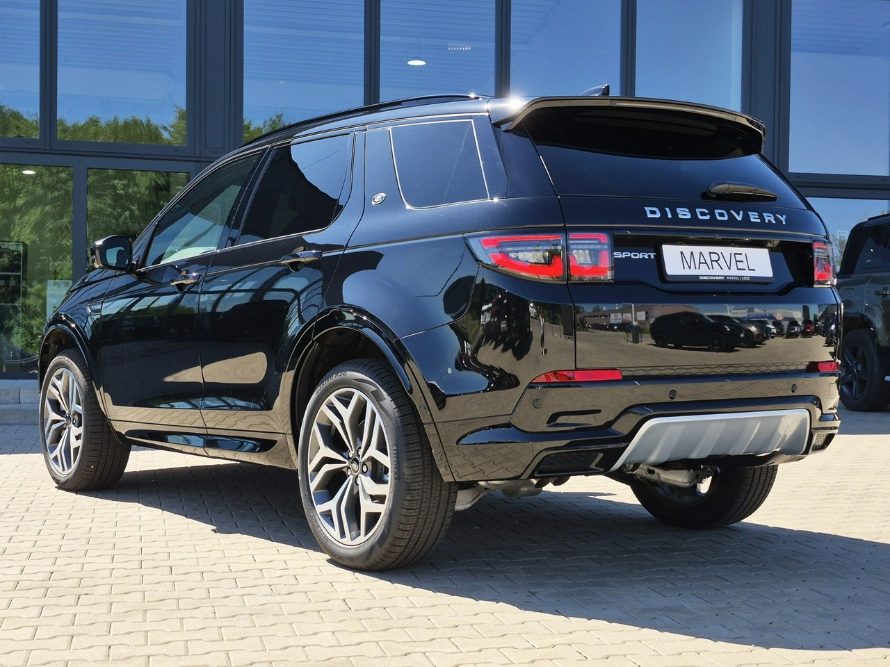Land Rover Discovery Sport - Zdjęcie 9