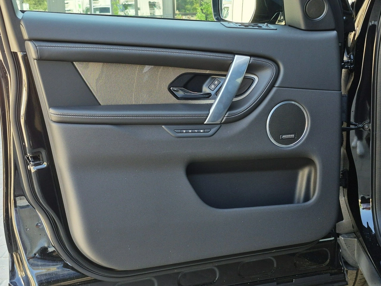 Land Rover Discovery Sport - Zdjęcie 16